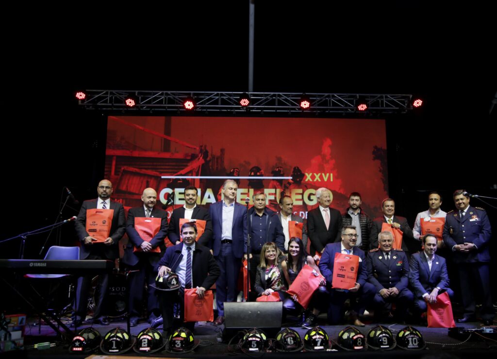 XXVI Cena del Fuego: con éxito de convocatoria, Cuerpo de Bomberos de Viña del Mar realiza tradicional evento para recaudación de fondos