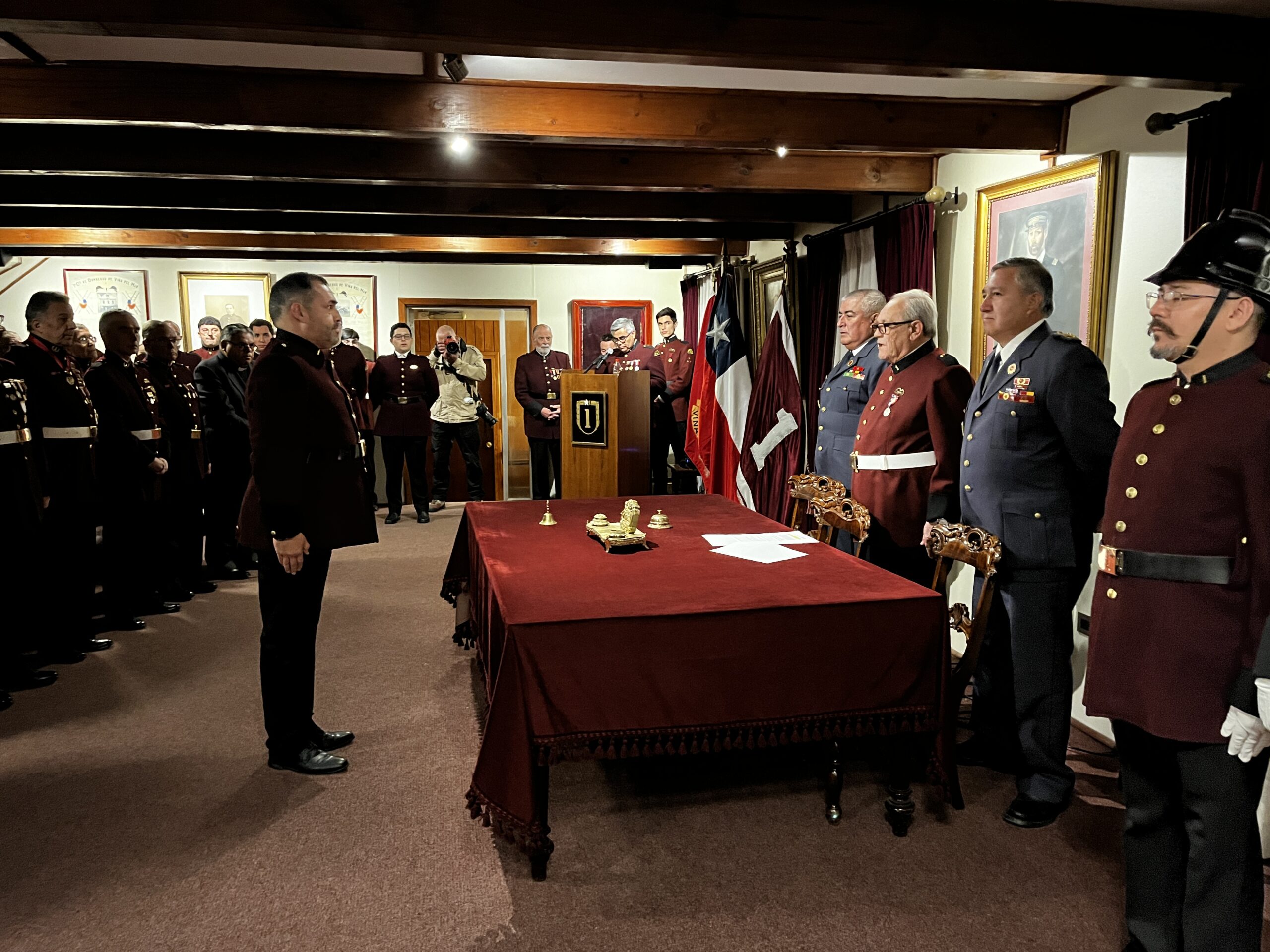 Aniversario 1era: acompañado por Superintendente, Primera Compañía realizó Sesión Solemne en conmemoración de sus 111 años de vida